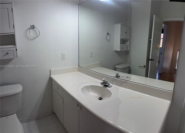 Building Photo - 700 SW 106th Ave