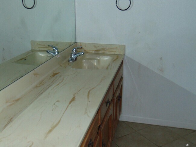 Building Photo - 10454 S Del Montes