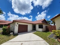 Building Photo - 640 SW 113th Terrace