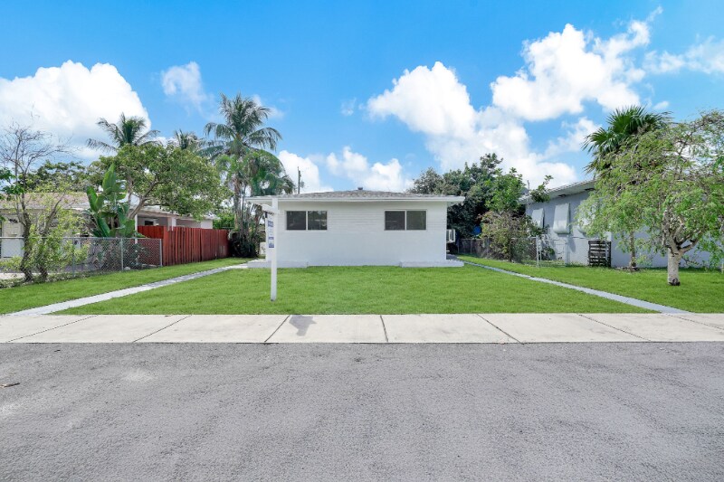 Building Photo - 2212 Roosevelt St