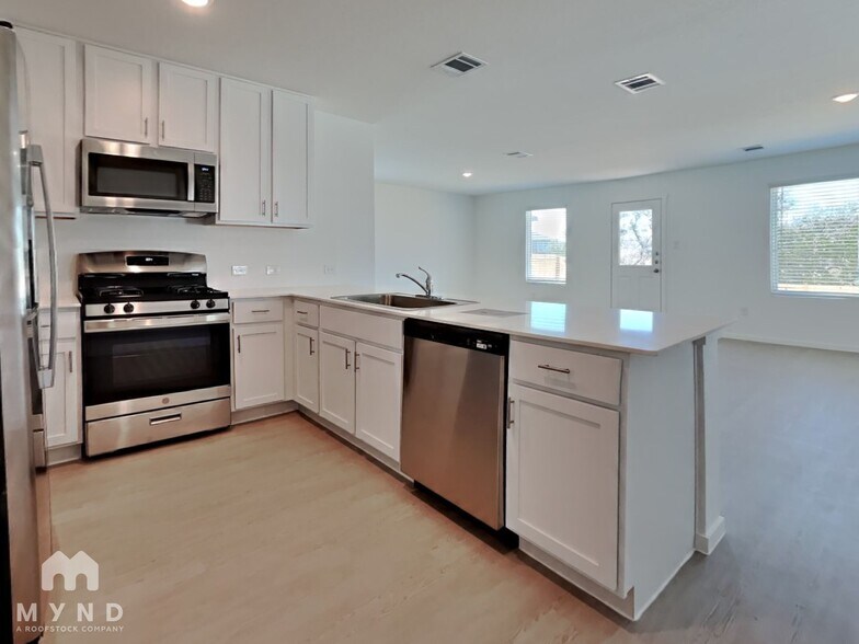 Building Photo - 539 Layne Overlook