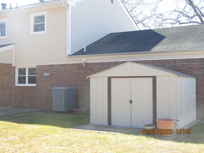 Building Photo - Lake Whitehurst