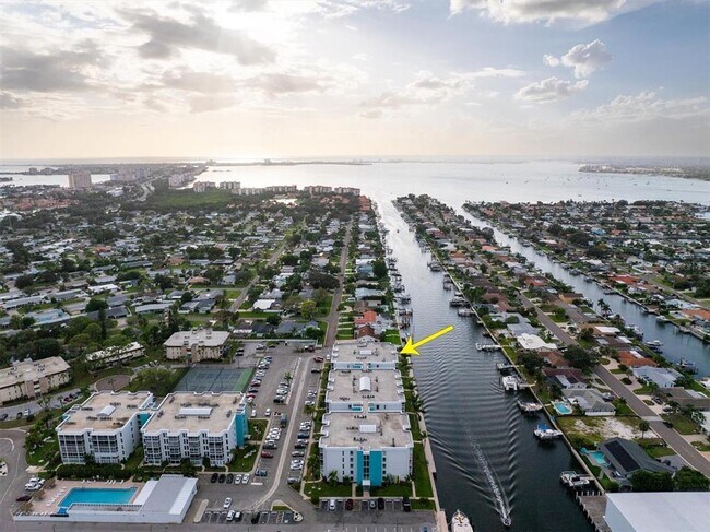 Building Photo - 4900 38th Way S