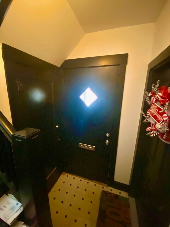 Building Photo - 5225 W Deming Pl