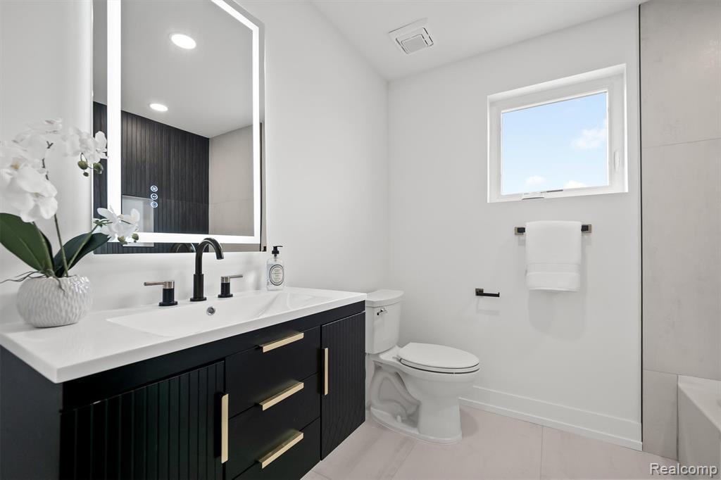 Building Photo - 125 N Washington Ave