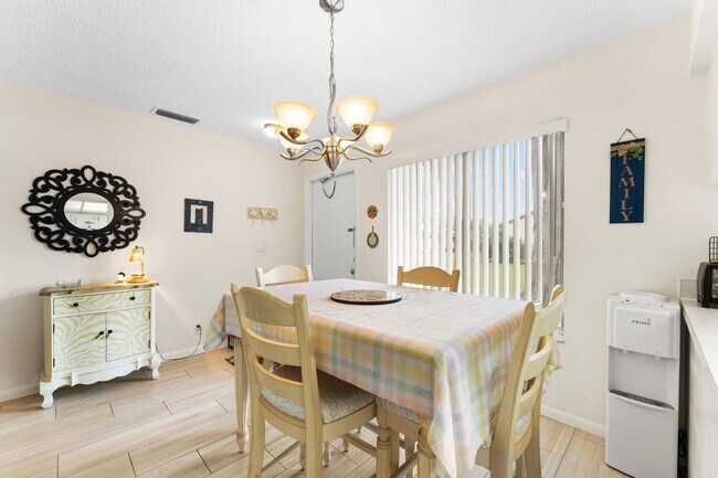 Building Photo - 5312 Bosque Ln