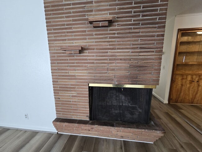 Building Photo - 1800 NW Lynwood St