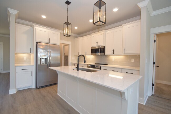 Building Photo - 42 Tummell Dr