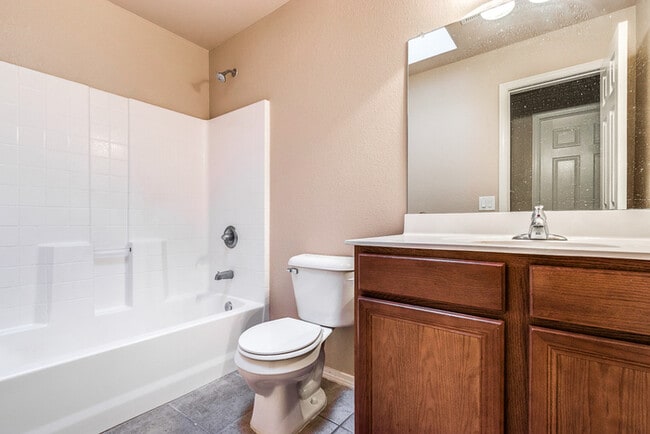 Building Photo - Immaculate Eastside 4-bedroom home in El P...