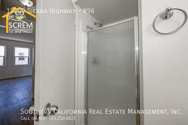 Building Photo - 18209 Sierra Hwy