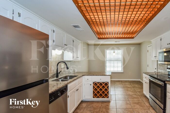 Building Photo - 6375 Treadway Trail