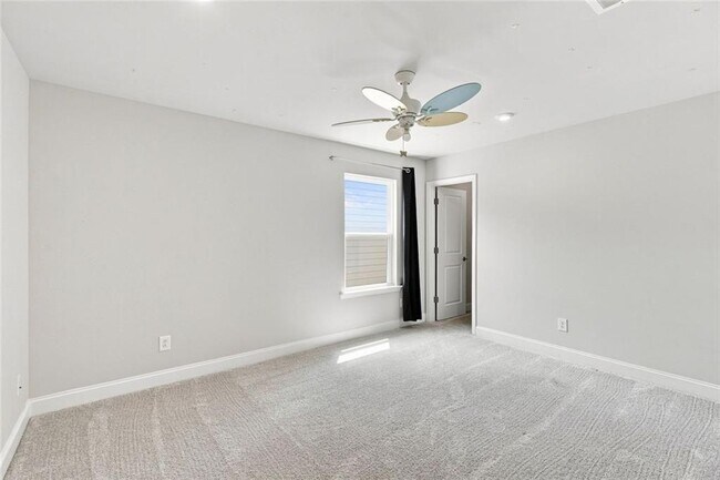 Building Photo - 406 Riverclub Rd