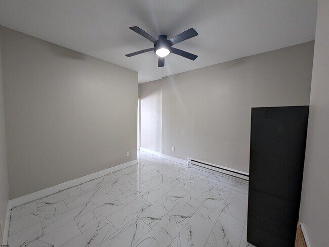Building Photo - 207 Oriental Ave