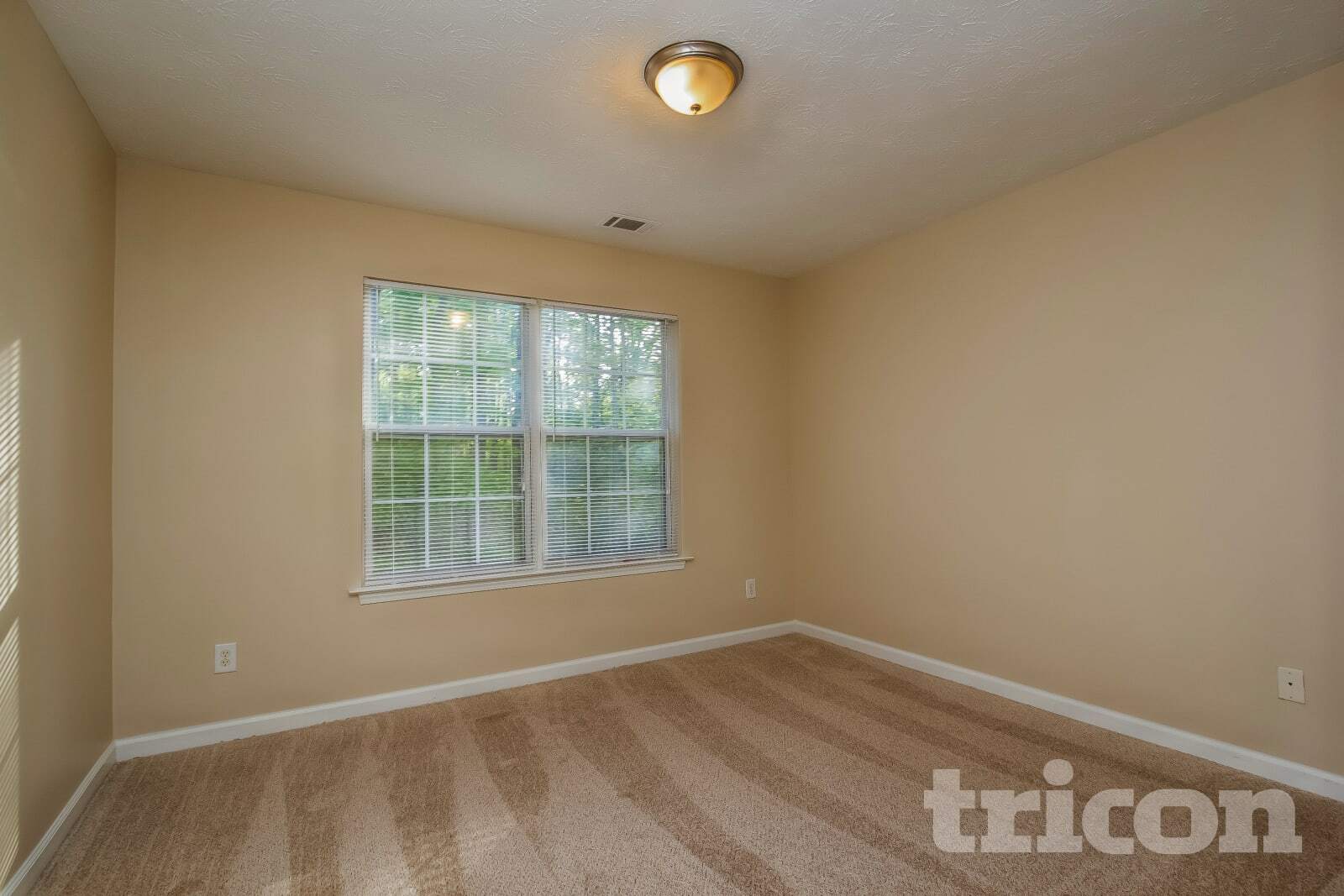 Building Photo - 2255 Hamilton Parc Ln