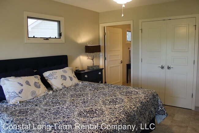Building Photo - 2 br, 2 bath House - 416 Palm Key Place