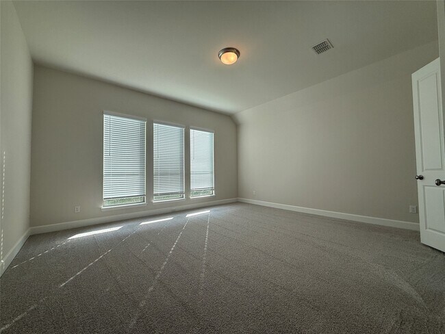 Building Photo - 42615 Mystery Ln