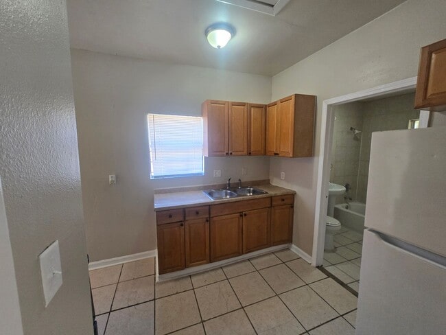 Building Photo - 1313 Flood St