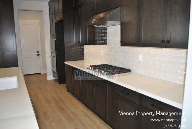 Building Photo - 3593 Deer Pk Dr