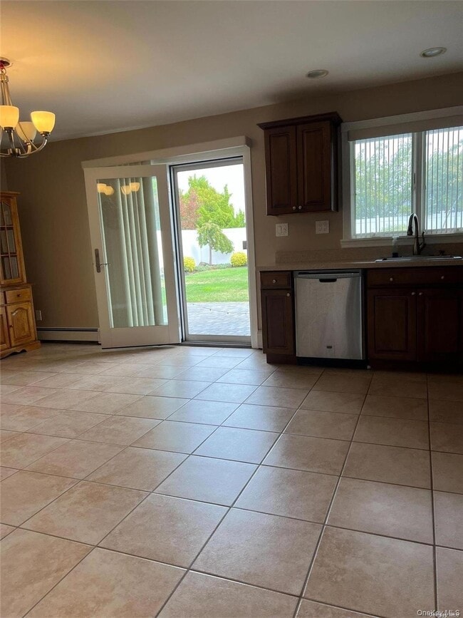 Building Photo - 65 Gateway Dr