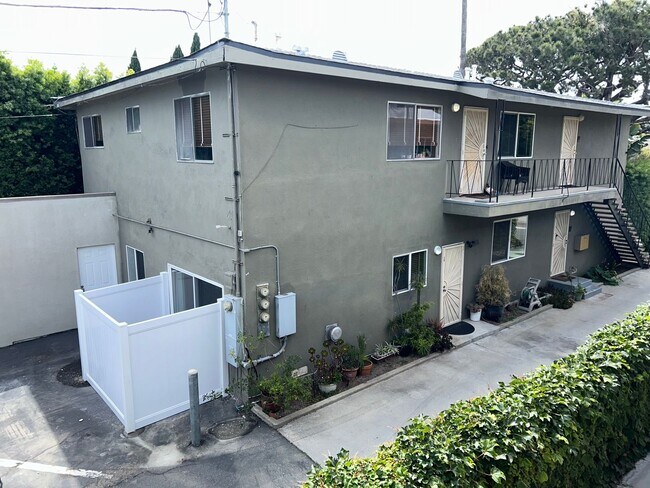 Building Photo - 12946 Walsh Ave