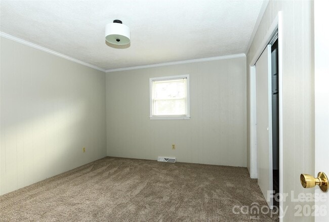 Building Photo - 34 Rollingwood Ln