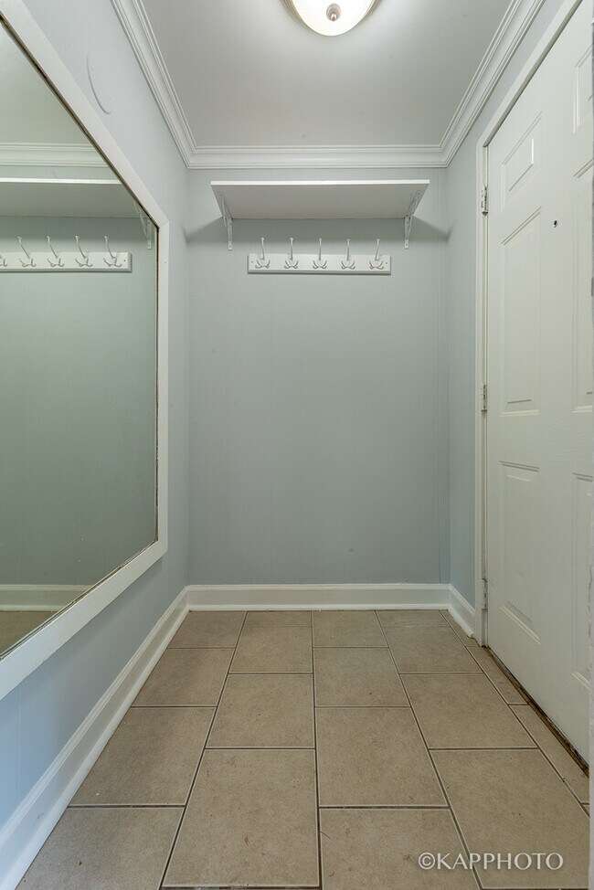 Building Photo - 3108 N St Louis Ave