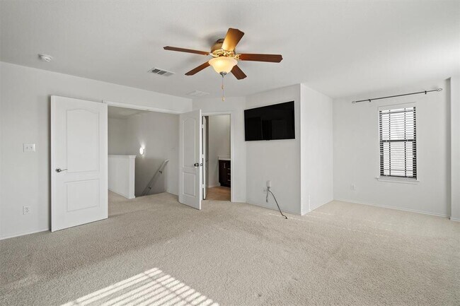 Building Photo - 12036 Pecangate Way