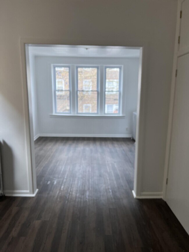 Building Photo - 110 67th St