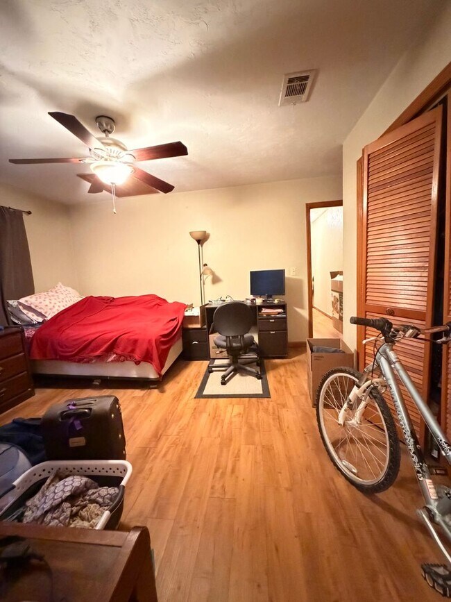 Building Photo - 2 Bed/ 2 Bath Near FSU