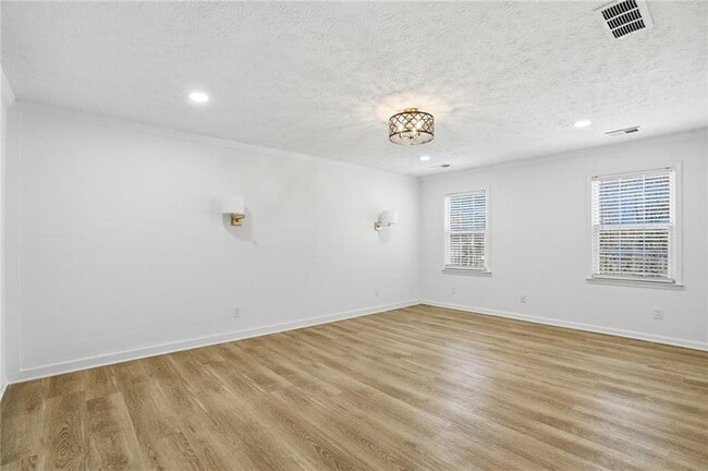 Building Photo - 313 Summit Ridge Dr