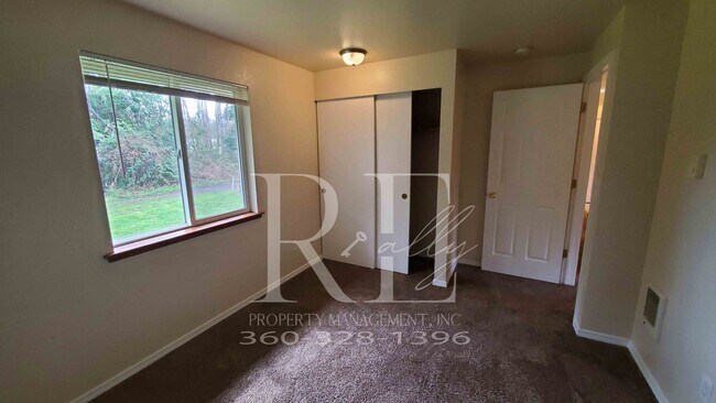 Building Photo - Peaceful End-of-Street Duplex with Private...