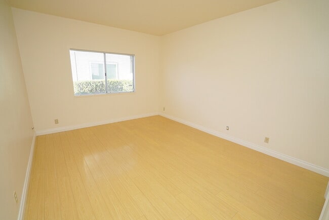 Building Photo - New Horizon 1 Bedroom Rental Condo in Saugus!