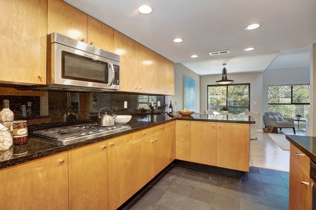 Building Photo - 1235 Yale St