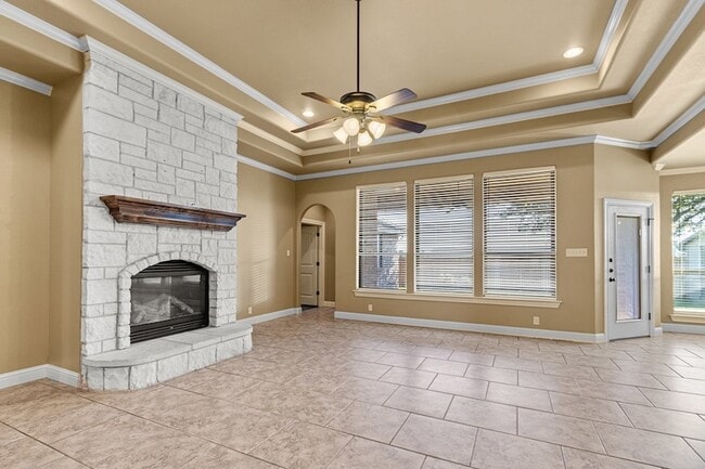 Building Photo - 5811 Oak Creek Drive