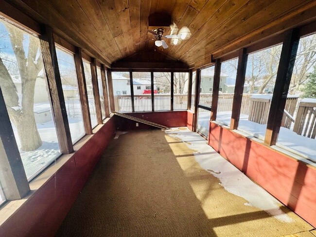 Building Photo - "Spacious 4-Bedroom Home in Blaine with 2 Full Baths and Nearly 2,000 Sq Ft of Comfort with 2 flo...