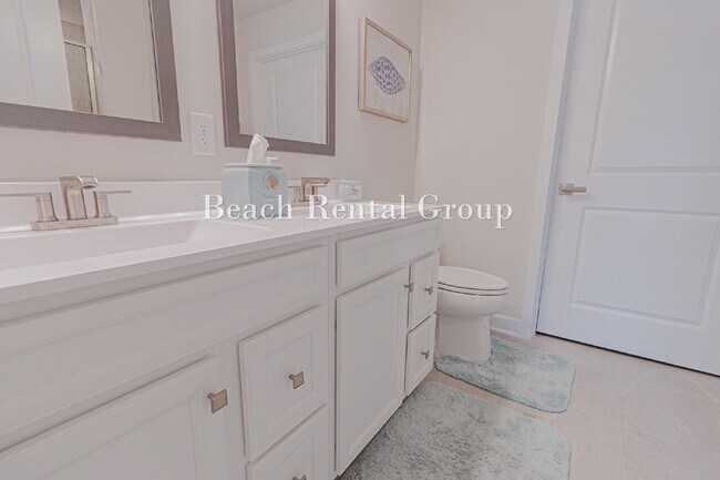 Building Photo - Furnished Townhouse in Gated Community