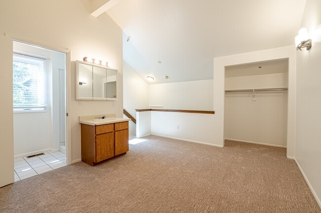 Building Photo - Condo in Historic Old Town