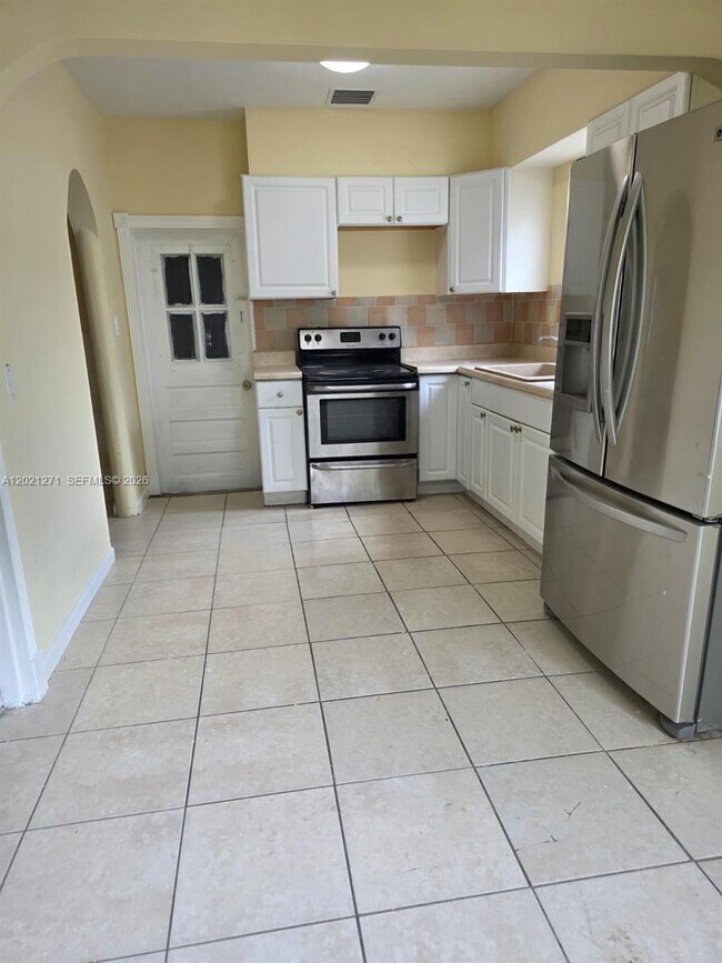 Building Photo - 315 NW 53rd St