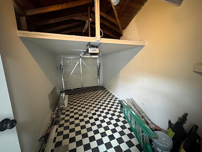 Building Photo - 2416 Boone Ave