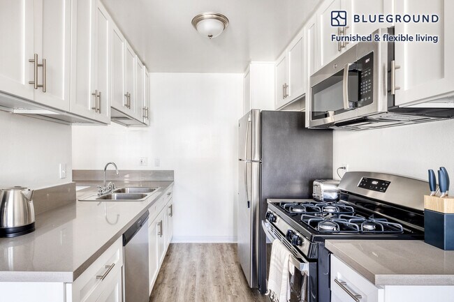 Building Photo - 12540 Braddock Dr