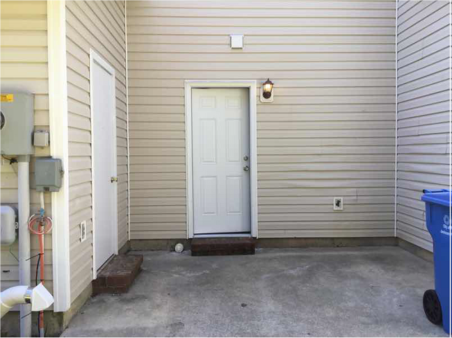 Building Photo - SM106