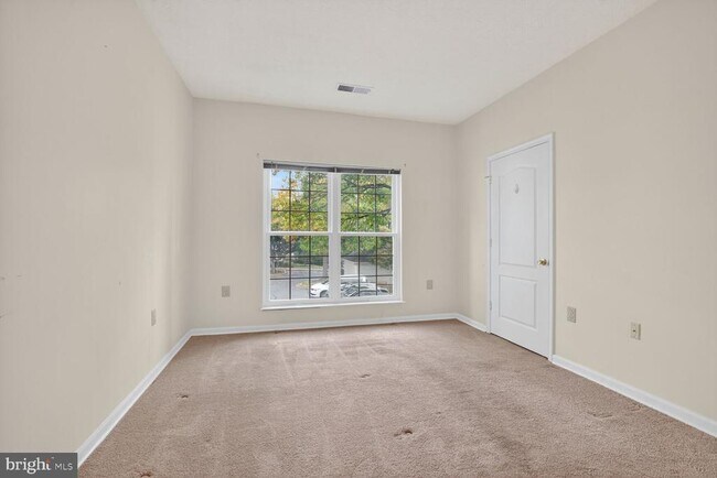 Building Photo - 9806 Feathertree Terrace