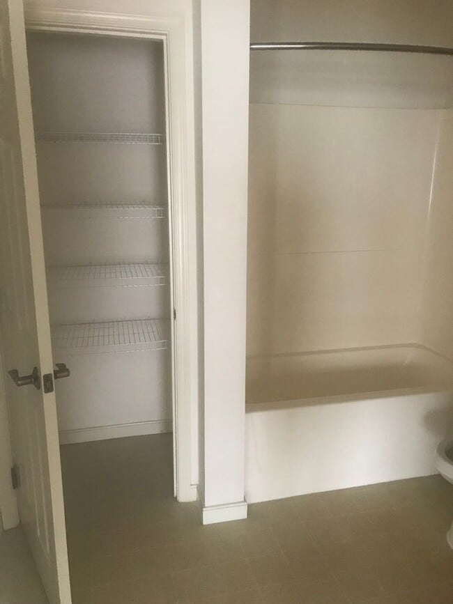 Building Photo - One Bedroom Allegheny