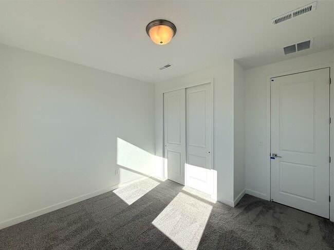 Building Photo - New 3 bed, 2.5 bath with 2 car garage home