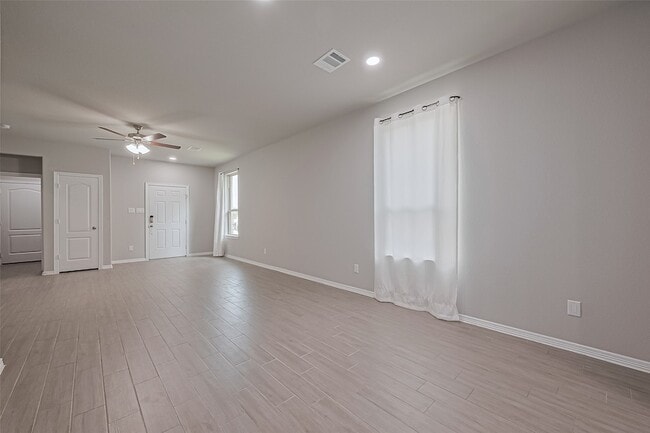 Building Photo - 24742 Russet Bluff Trl