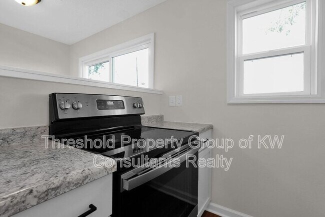 Building Photo - 3672-3678 Arnelle Road