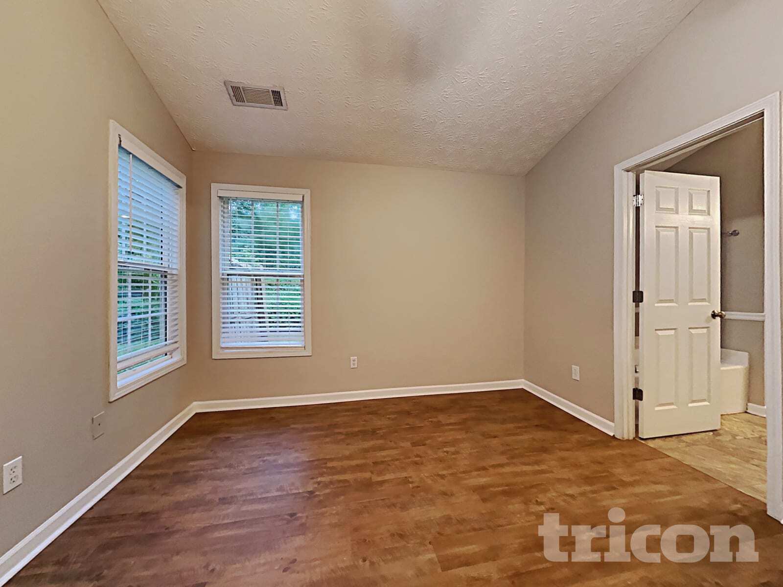 Building Photo - 35 Crooked Creek Dr