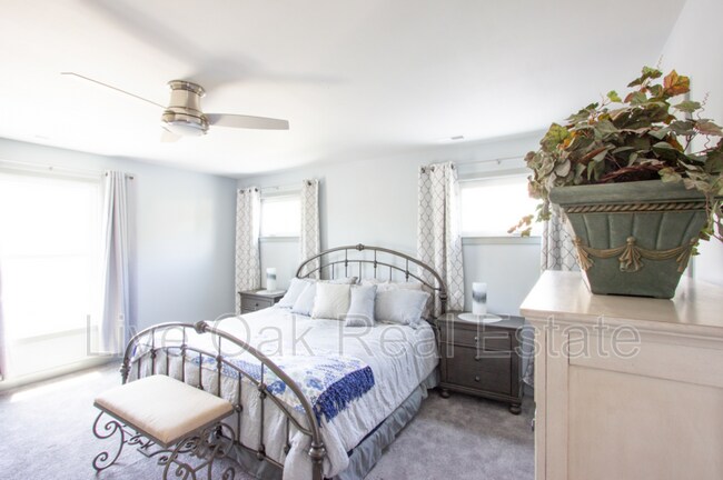 Building Photo - 501 Delaware Ave