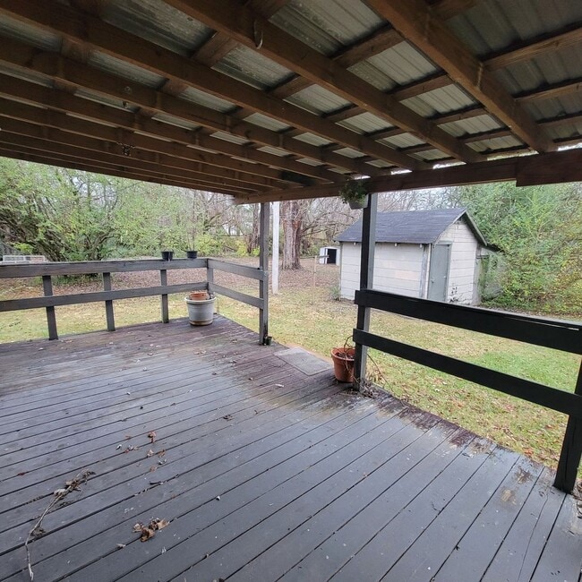 Building Photo - 2/1- Cookeville City Limits- Rental Home