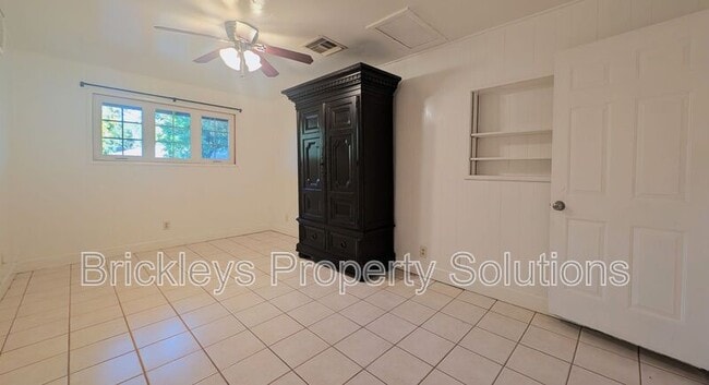 Building Photo - 1435 E Cedar St